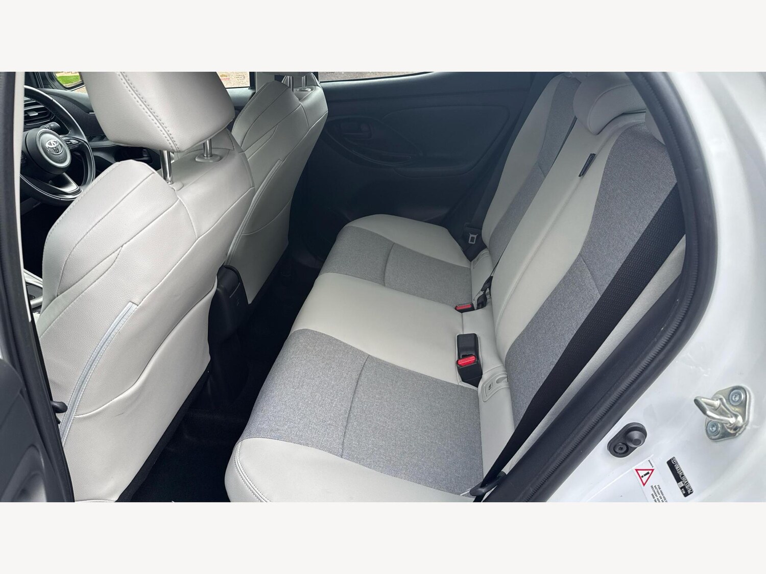 Used Toyota Yaris 2023 for sale - 76472823: Photo 15