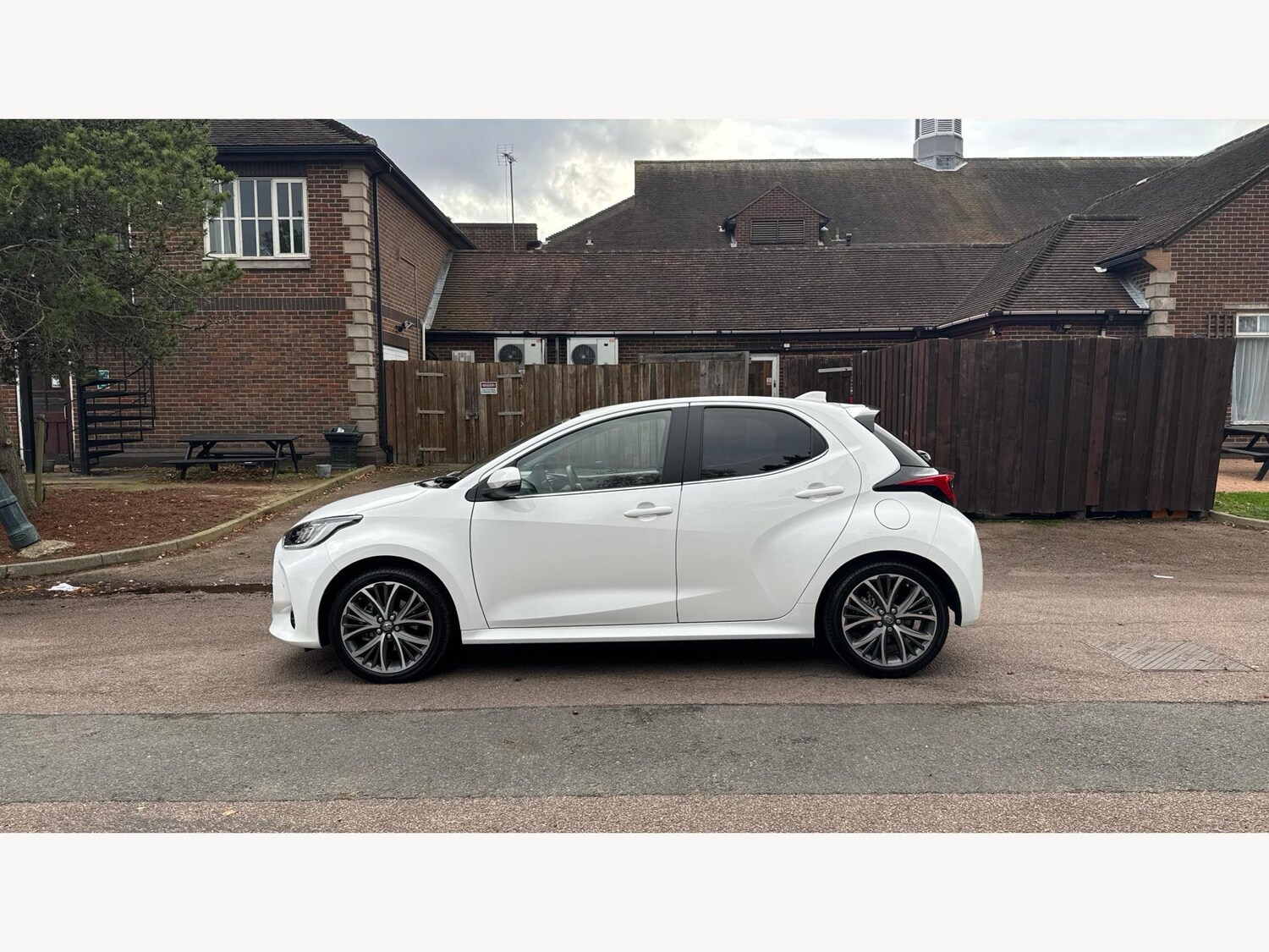 Used Toyota Yaris 2023 for sale - 76472823: Photo 19