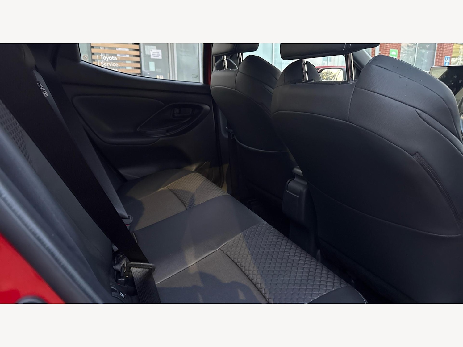 Used Toyota Yaris 2024 for sale - 77377342: Photo 14