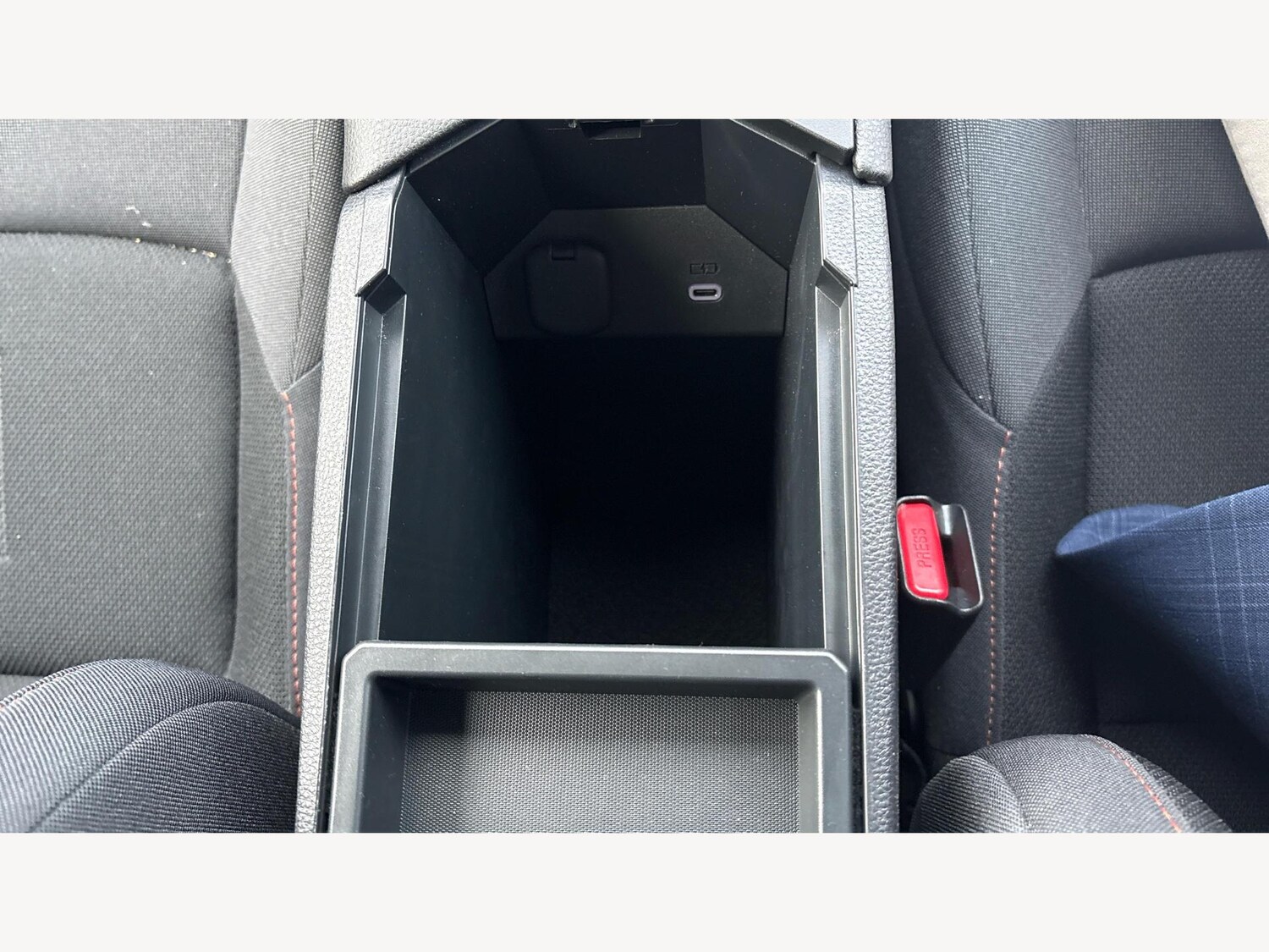 Used Toyota C-HR 2024 for sale - 77314867: Photo 30