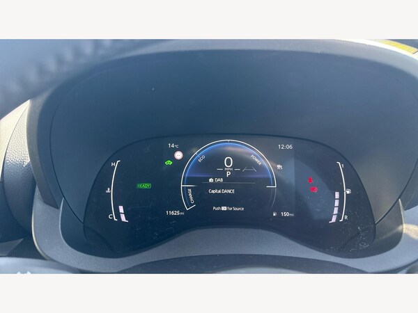 Used Toyota Yaris 2024 for sale - 75001755: Photo 11