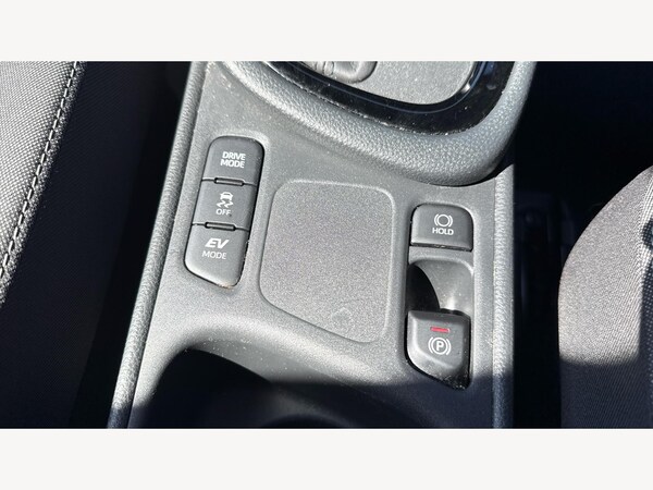 Used Toyota Yaris 2024 for sale - 75001755: Photo 28