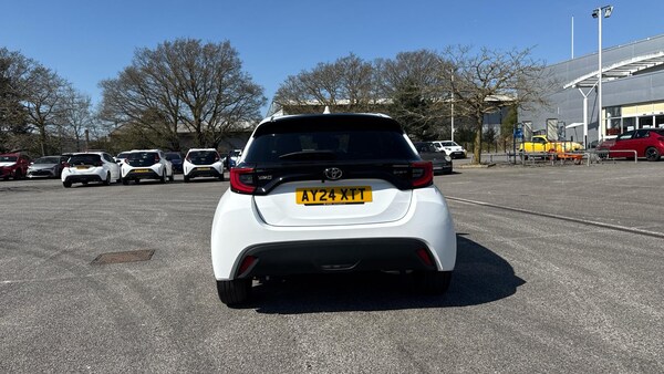 Used Toyota Yaris 2024 for sale - 75001755: Photo 37
