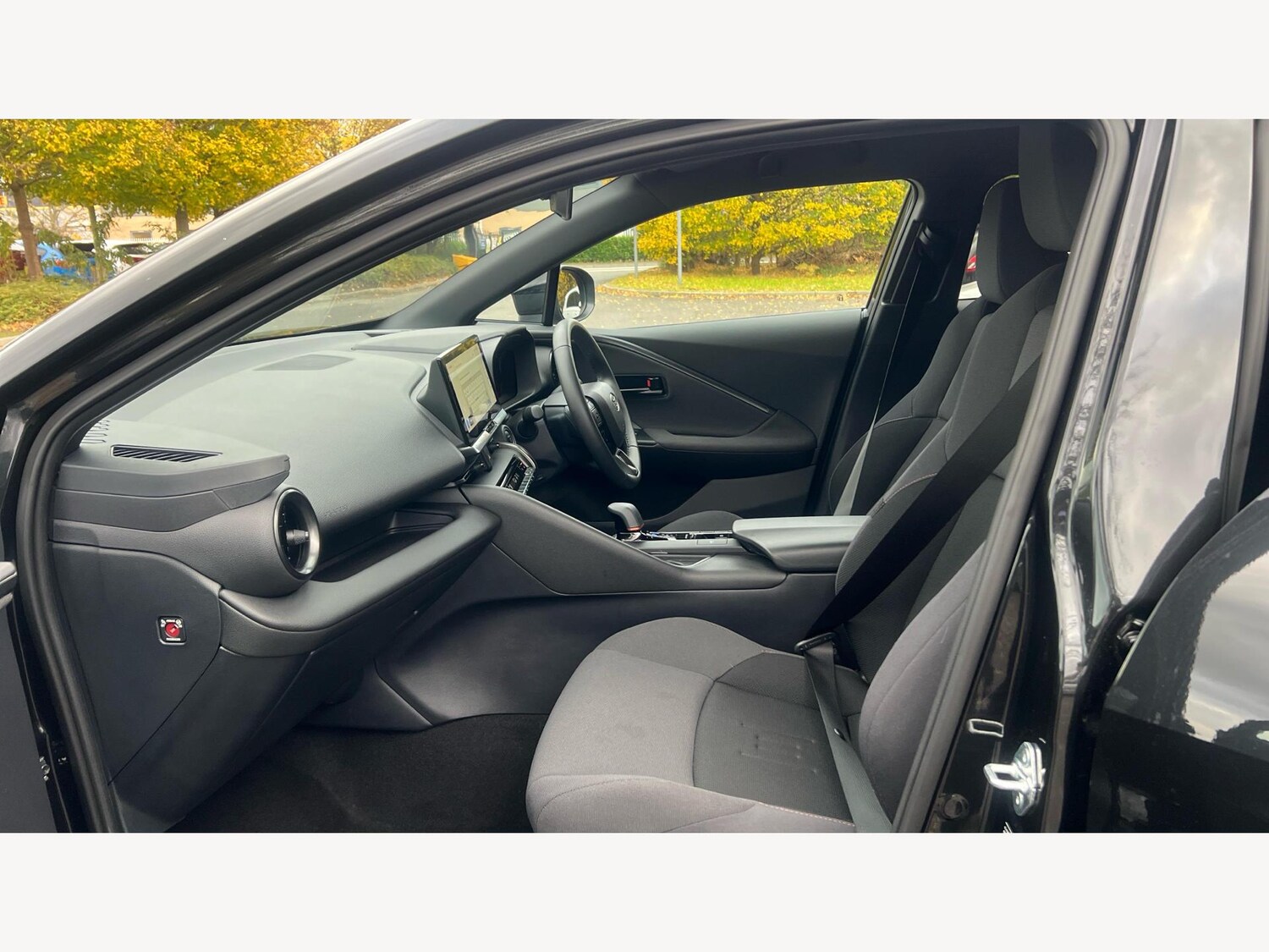 Used Toyota C-HR 2024 for sale - 76398590: Photo 12