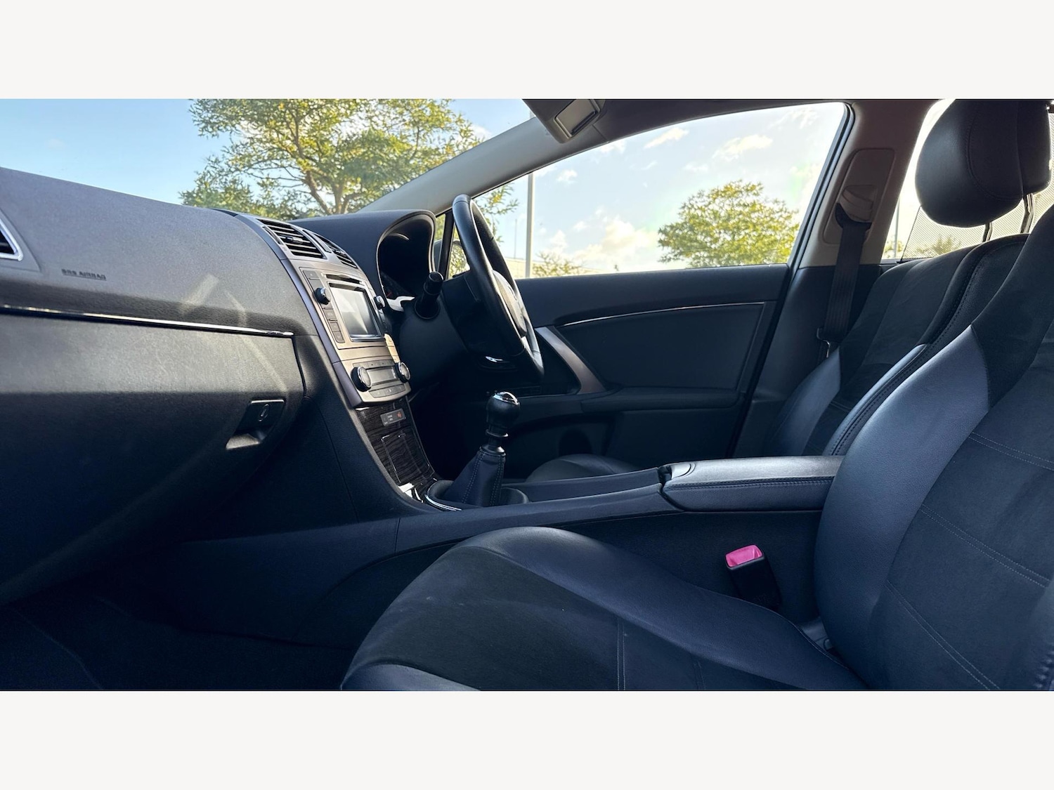 Used Toyota Avensis 2013 for sale - 76189969: Photo 12