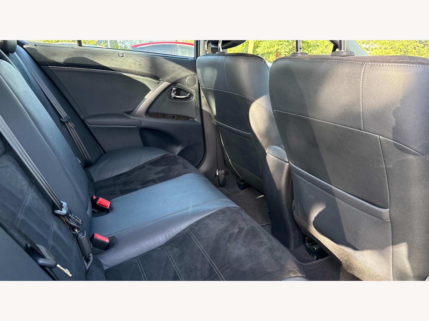 Used Toyota Avensis 2013 for sale - 76189969: Photo 14