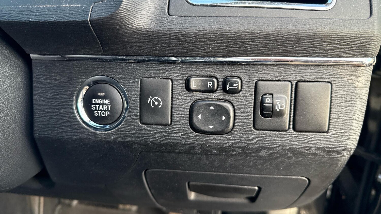 Used Toyota Avensis 2013 for sale - 76189969: Photo 35