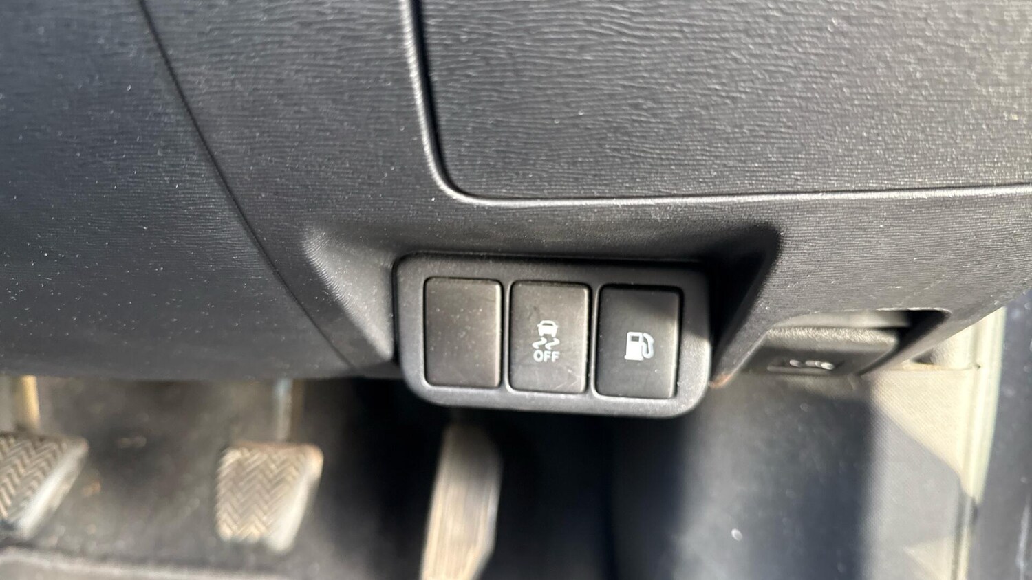 Used Toyota Avensis 2013 for sale - 76189969: Photo 36