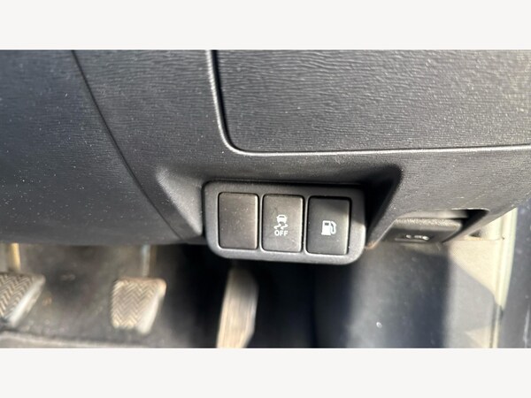 Used Toyota Avensis 2013 for sale - 76189969: Photo 36