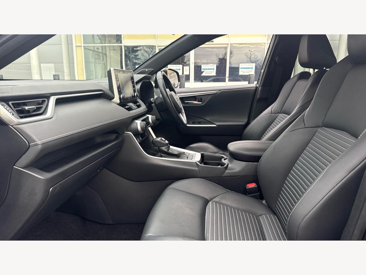 Used Toyota RAV4 2021 for sale - 76584915: Photo 12