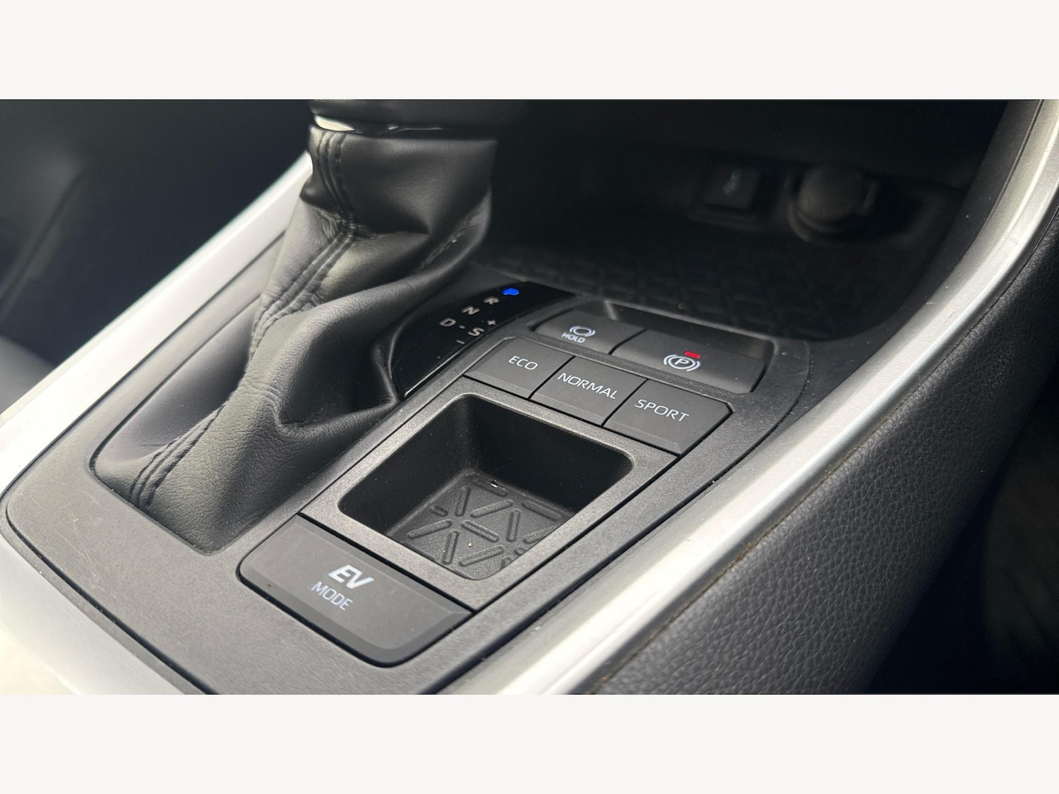 Used Toyota RAV4 2021 for sale - 76584915: Photo 28