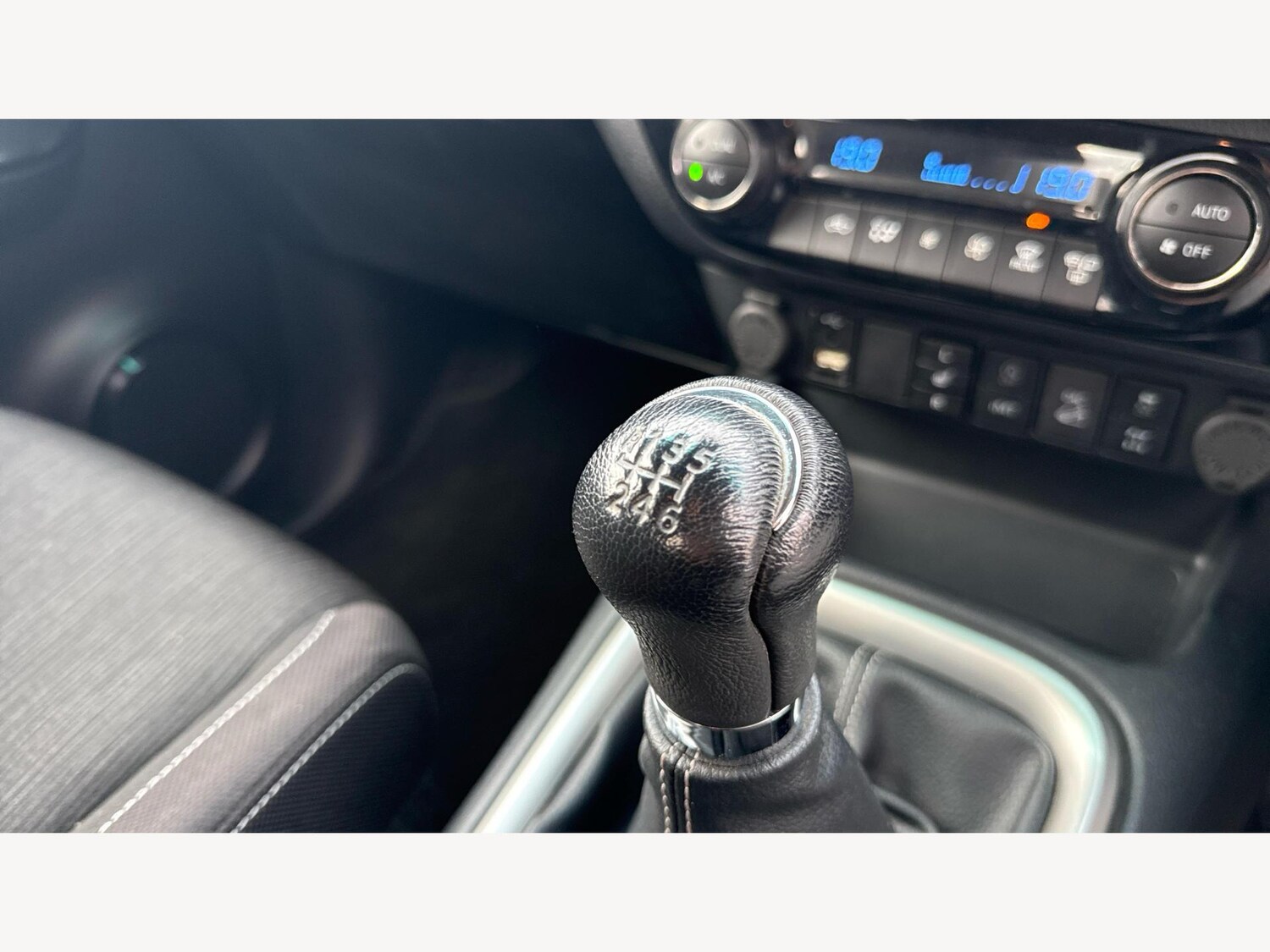 Used Toyota Hilux 2024 for sale - 76226929: Photo 28