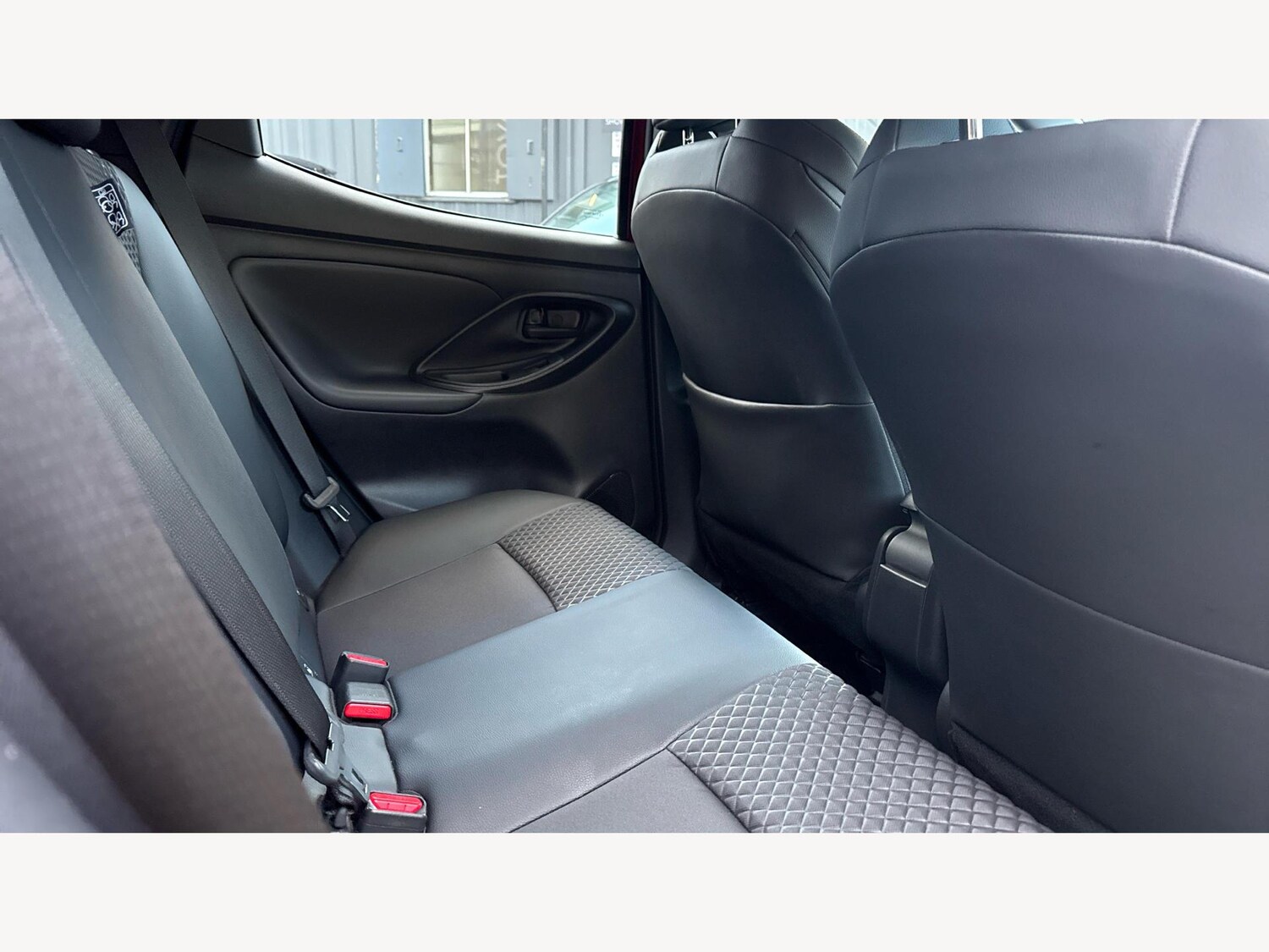 Used Toyota Yaris 2024 for sale - 77074629: Photo 14