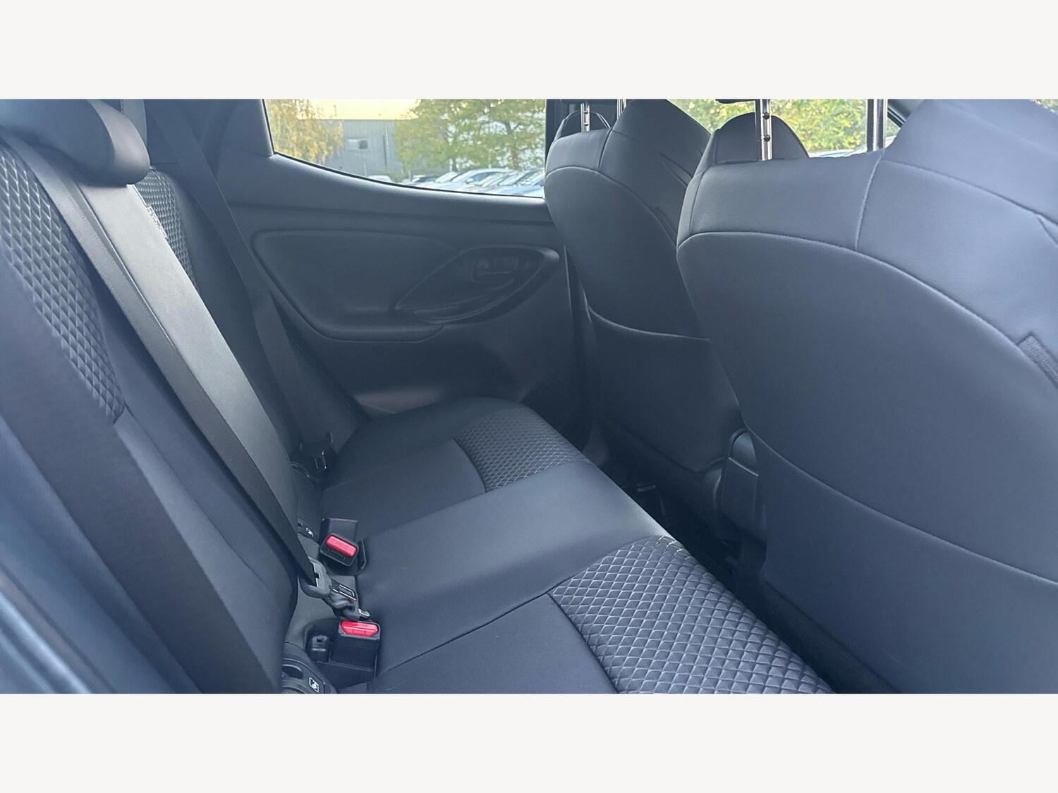 Used Toyota Yaris 2024 for sale - 76388656: Photo 14