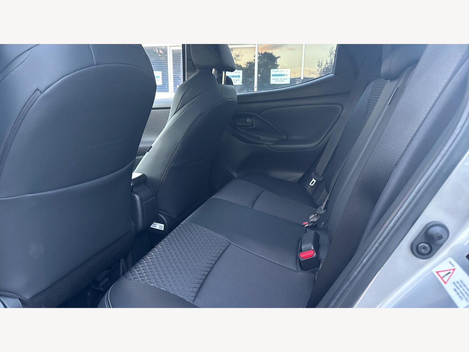 Used Toyota Yaris 2024 for sale - 76388656: Photo 15