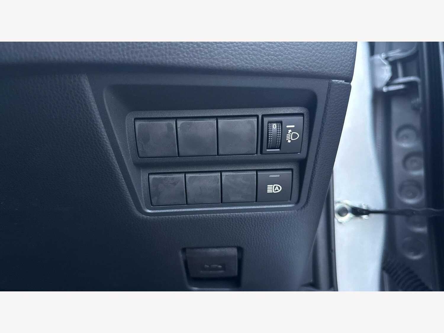 Used Toyota Yaris 2024 for sale - 76388656: Photo 32