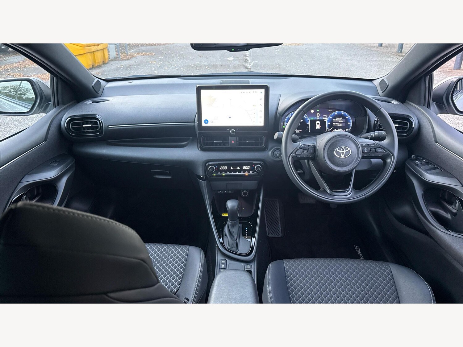 Used Toyota Yaris 2024 for sale - 76388656: Photo 7