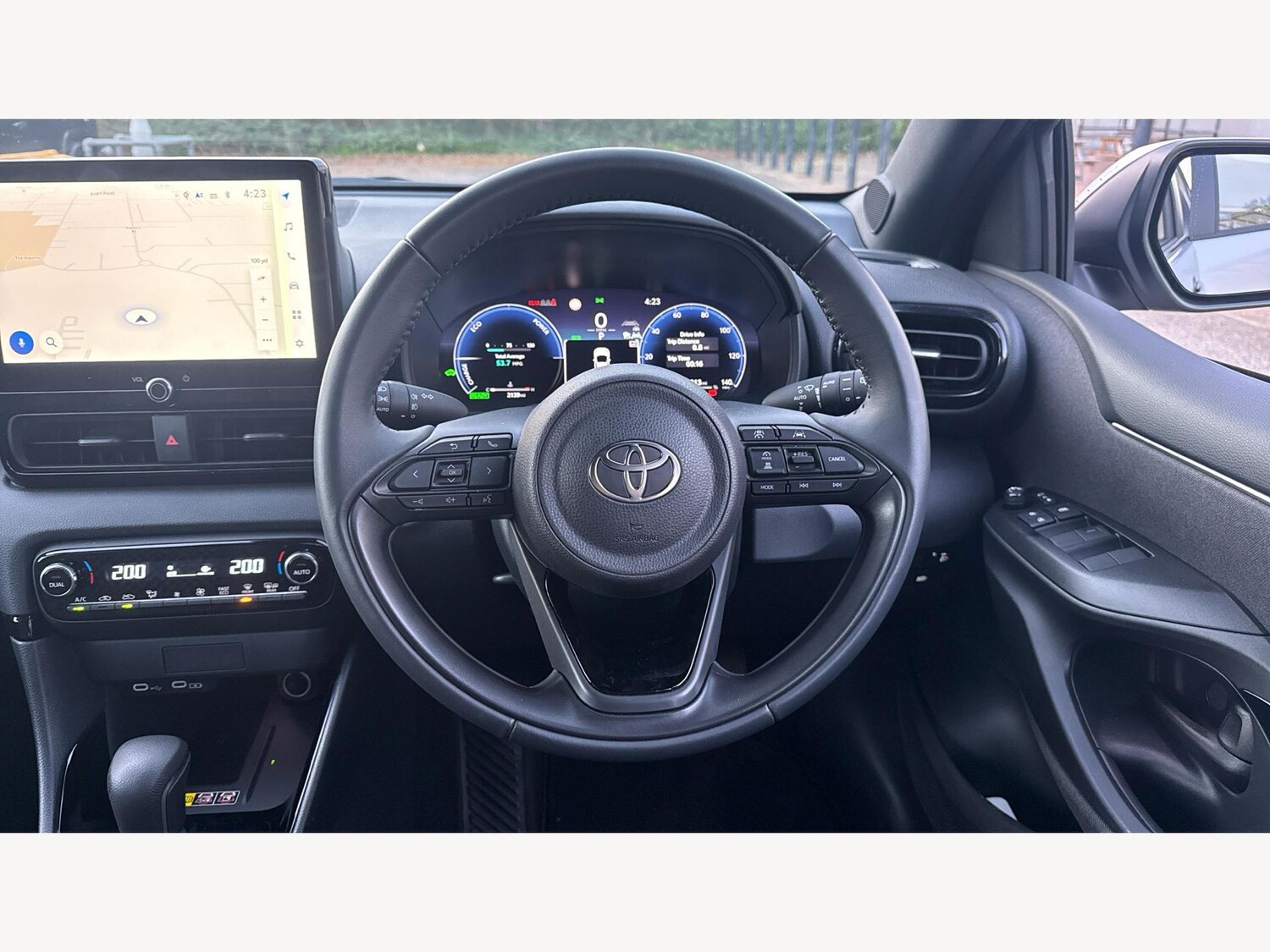 Used Toyota Yaris 2024 for sale - 76388656: Photo 8