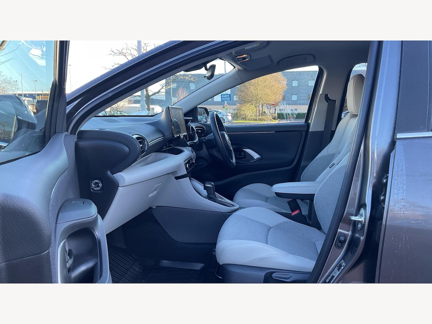 Used Toyota Yaris 2023 for sale - 77097835: Photo 12