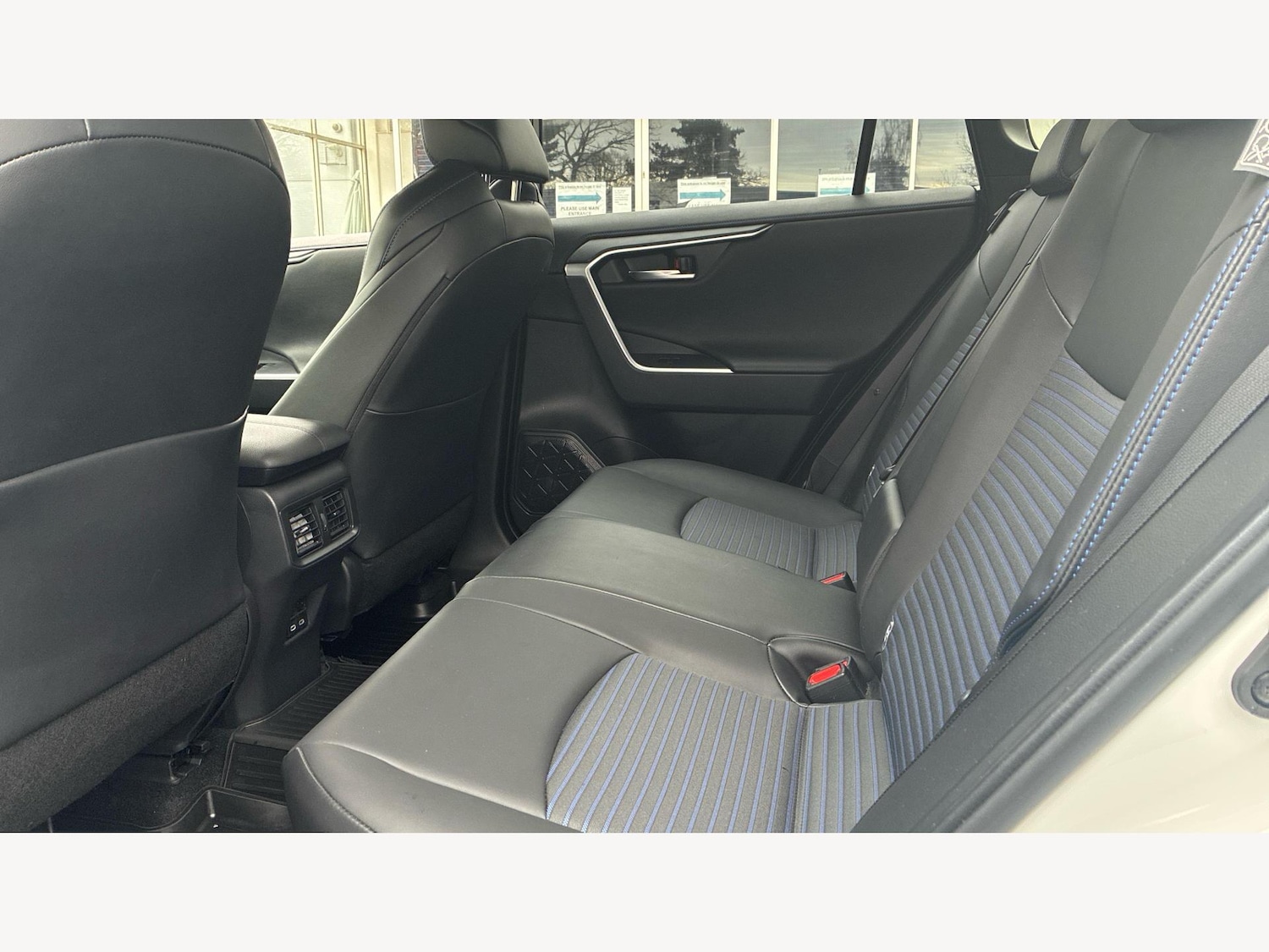 Used Toyota RAV4 2023 for sale - 76912886: Photo 15