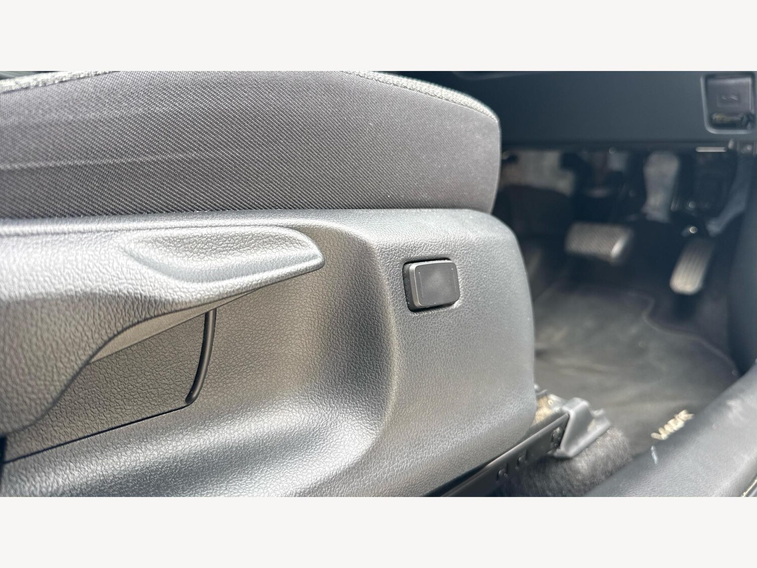 Used Toyota Yaris Cross 2025 for sale - 75954210: Photo 31