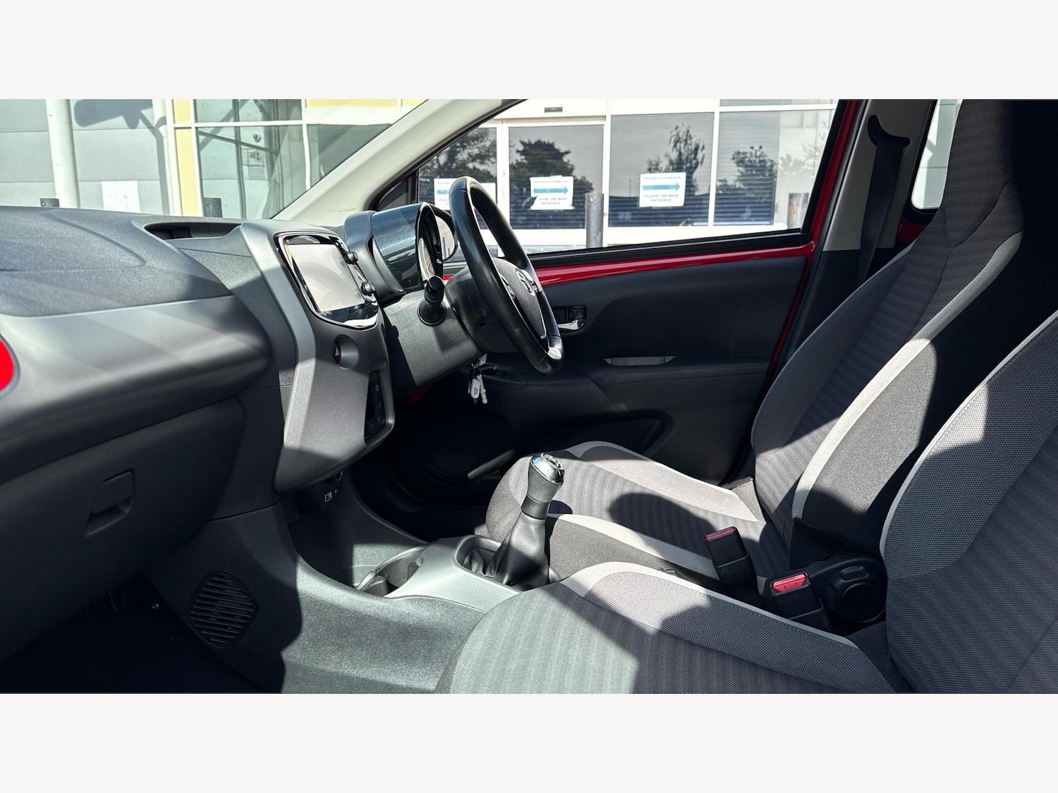 Used Toyota AYGO 2018 for sale - 75949999: Photo 12