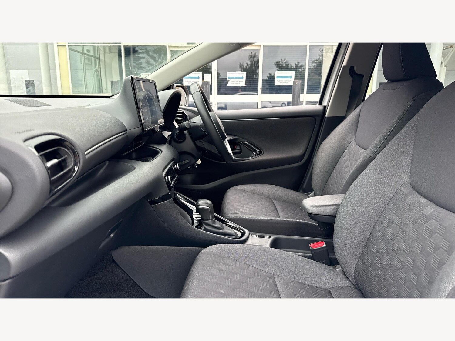 Used Toyota Yaris 2024 for sale - 77908663: Photo 12