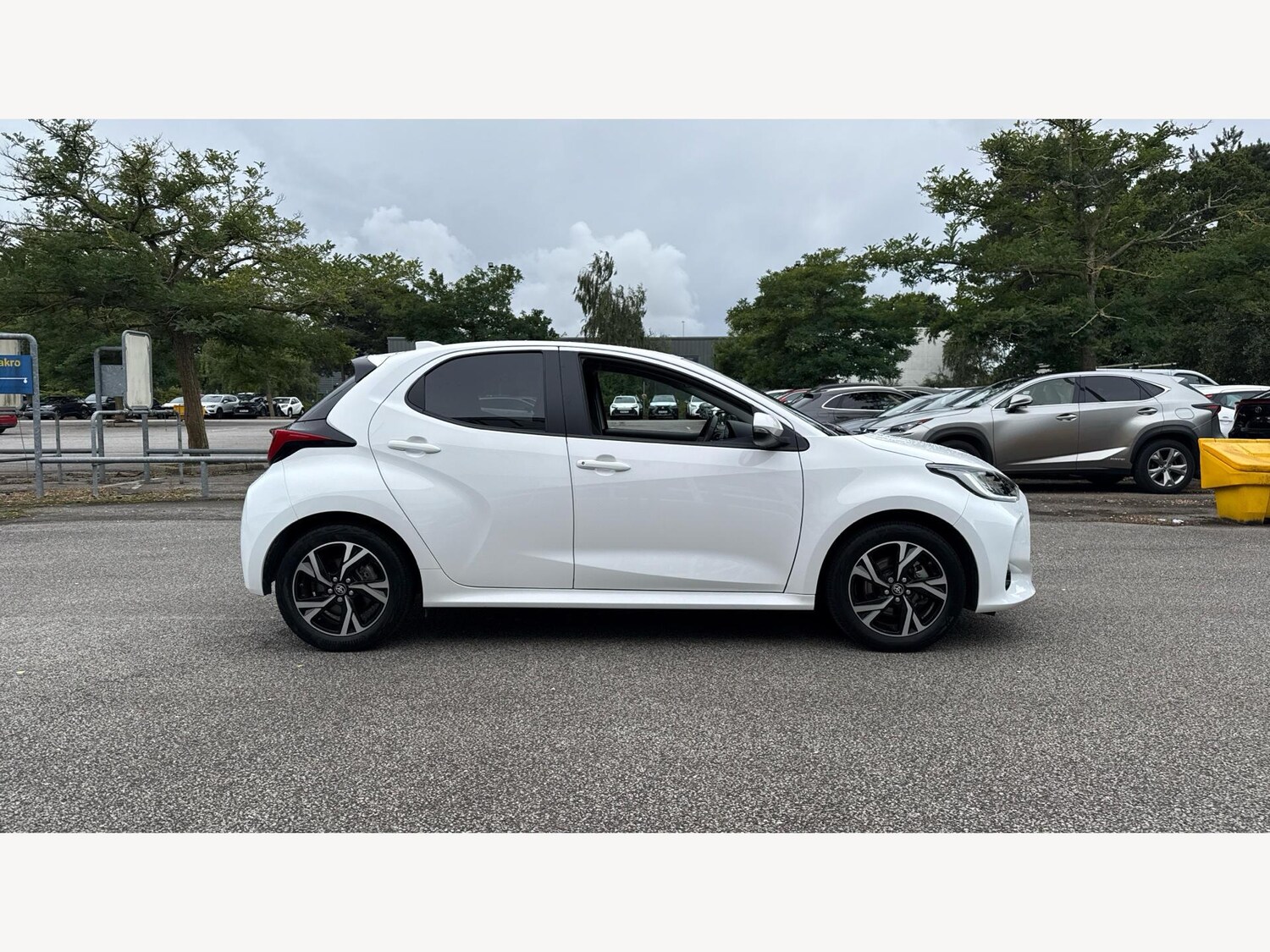 Used Toyota Yaris 2024 for sale - 77908663: Photo 18