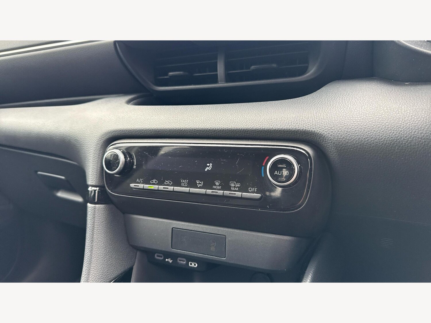 Used Toyota Yaris 2024 for sale - 77908663: Photo 24