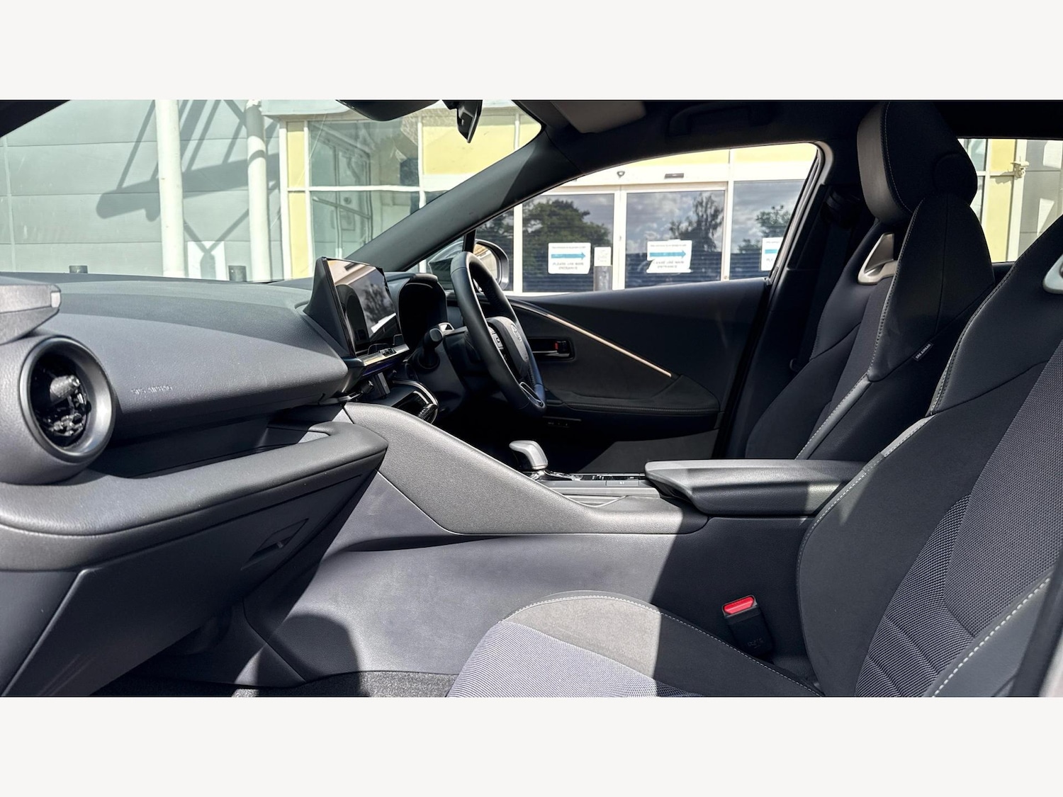 Used Toyota C-HR 2024 for sale - 76000654: Photo 12