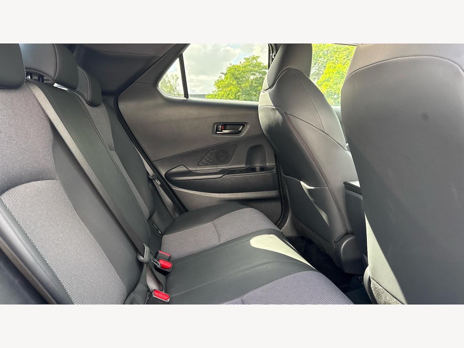Used Toyota C-HR 2024 for sale - 76000654: Photo 14