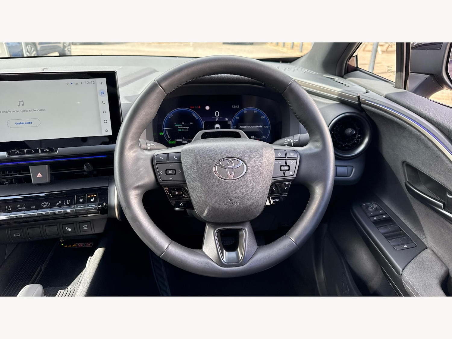 Used Toyota C-HR 2024 for sale - 76000654: Photo 8
