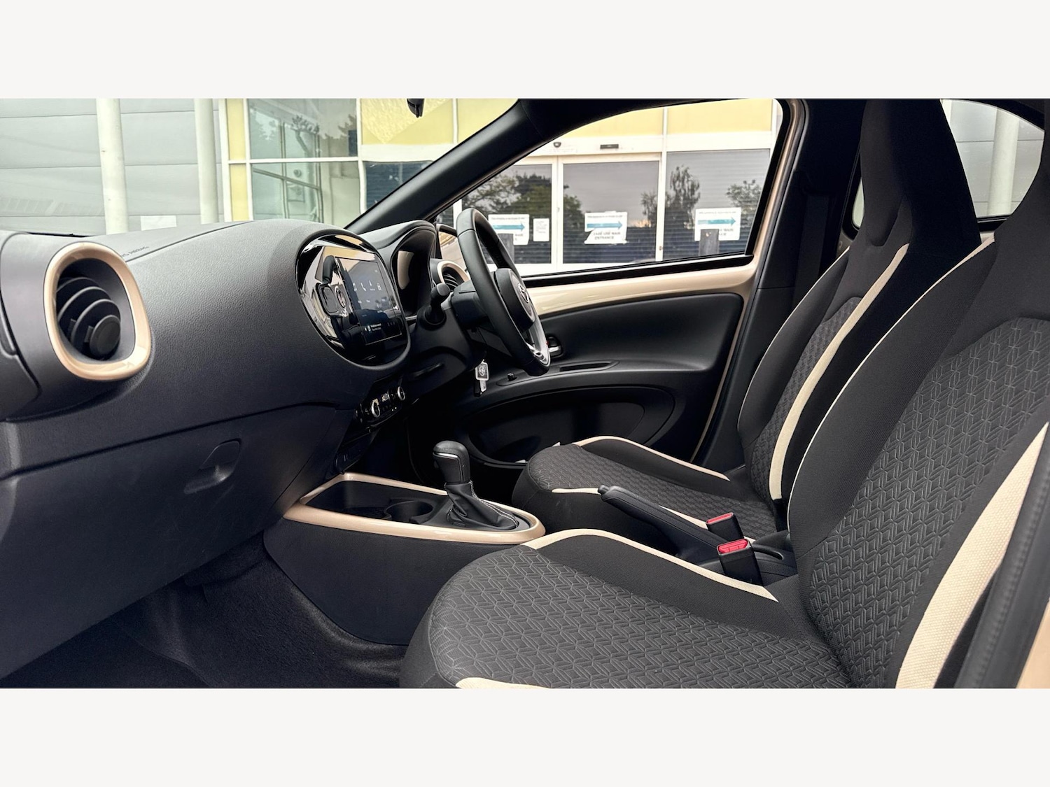 Used Toyota Aygo X 2024 for sale - 76314869: Photo 12