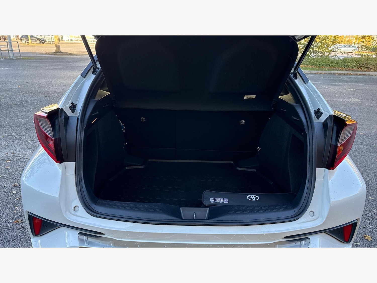 Used Toyota C-HR 2023 for sale - 77202843: Photo 16