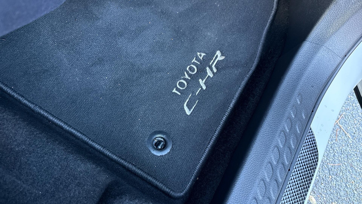 Used Toyota C-HR 2023 for sale - 77202843: Photo 40