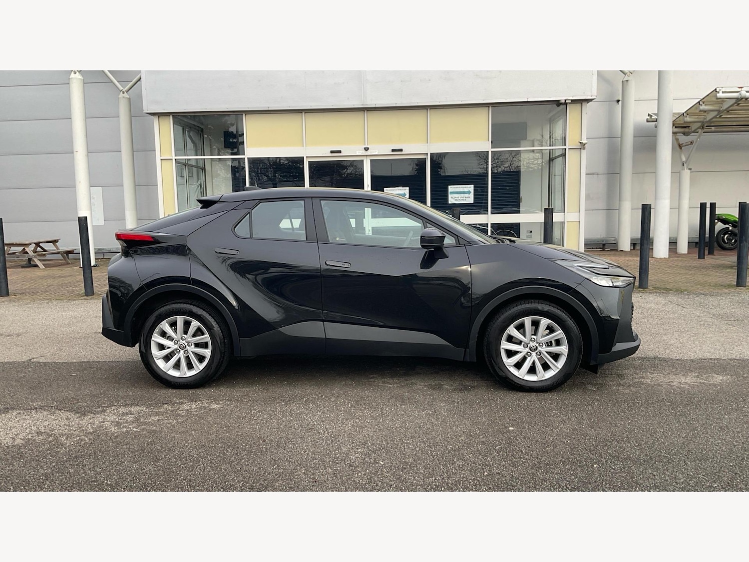Used Toyota C-HR 2025 for sale - 77040870: Photo 18