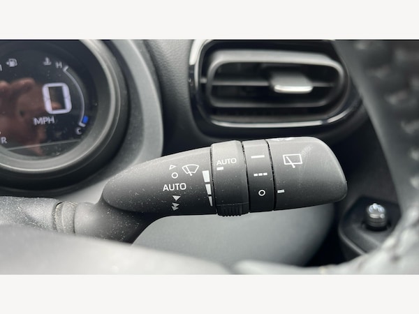 Used Toyota Yaris 2023 for sale - 75657650: Photo 25