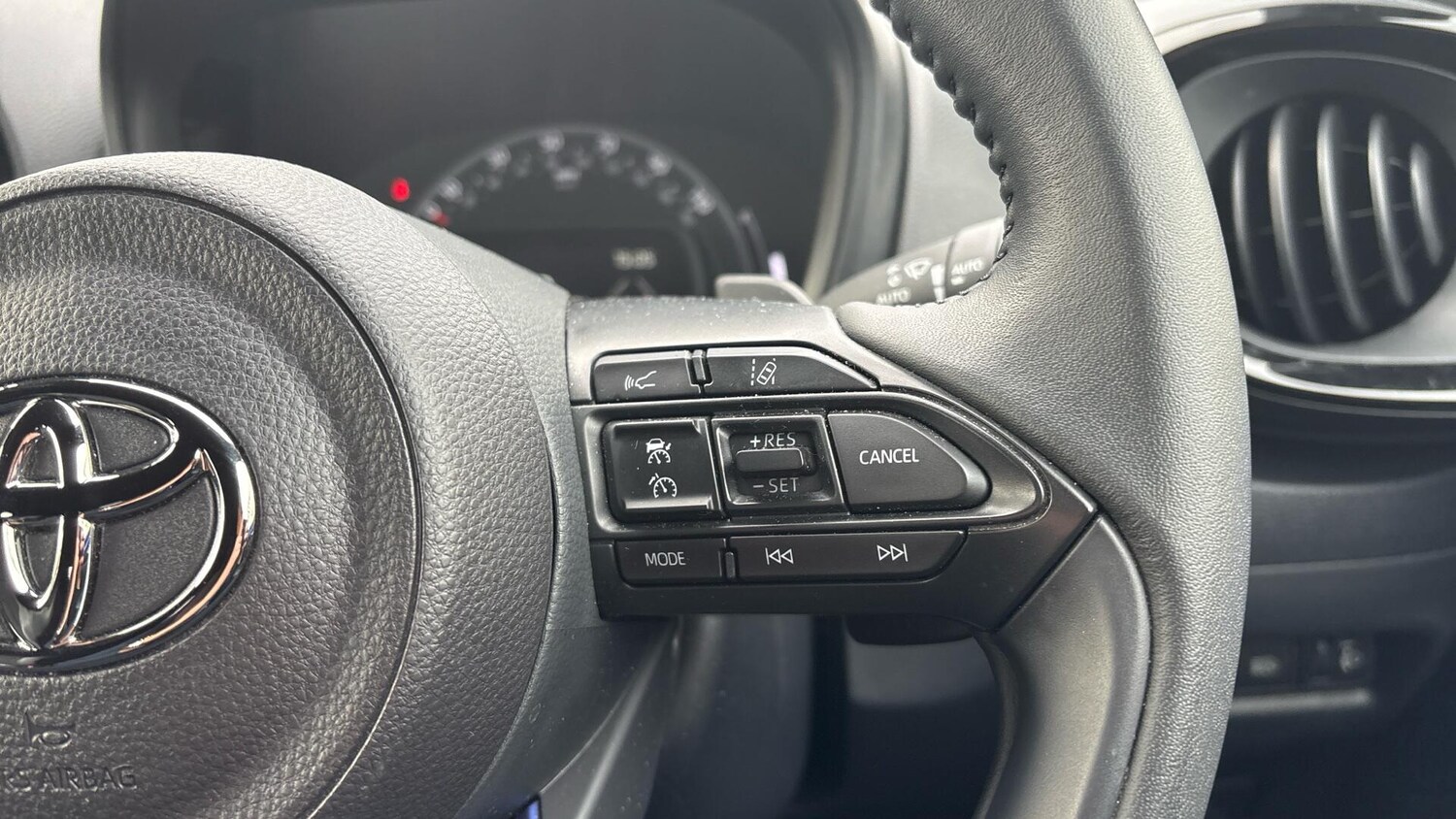 Used Toyota Aygo X 2023 for sale - 77395965: Photo 33