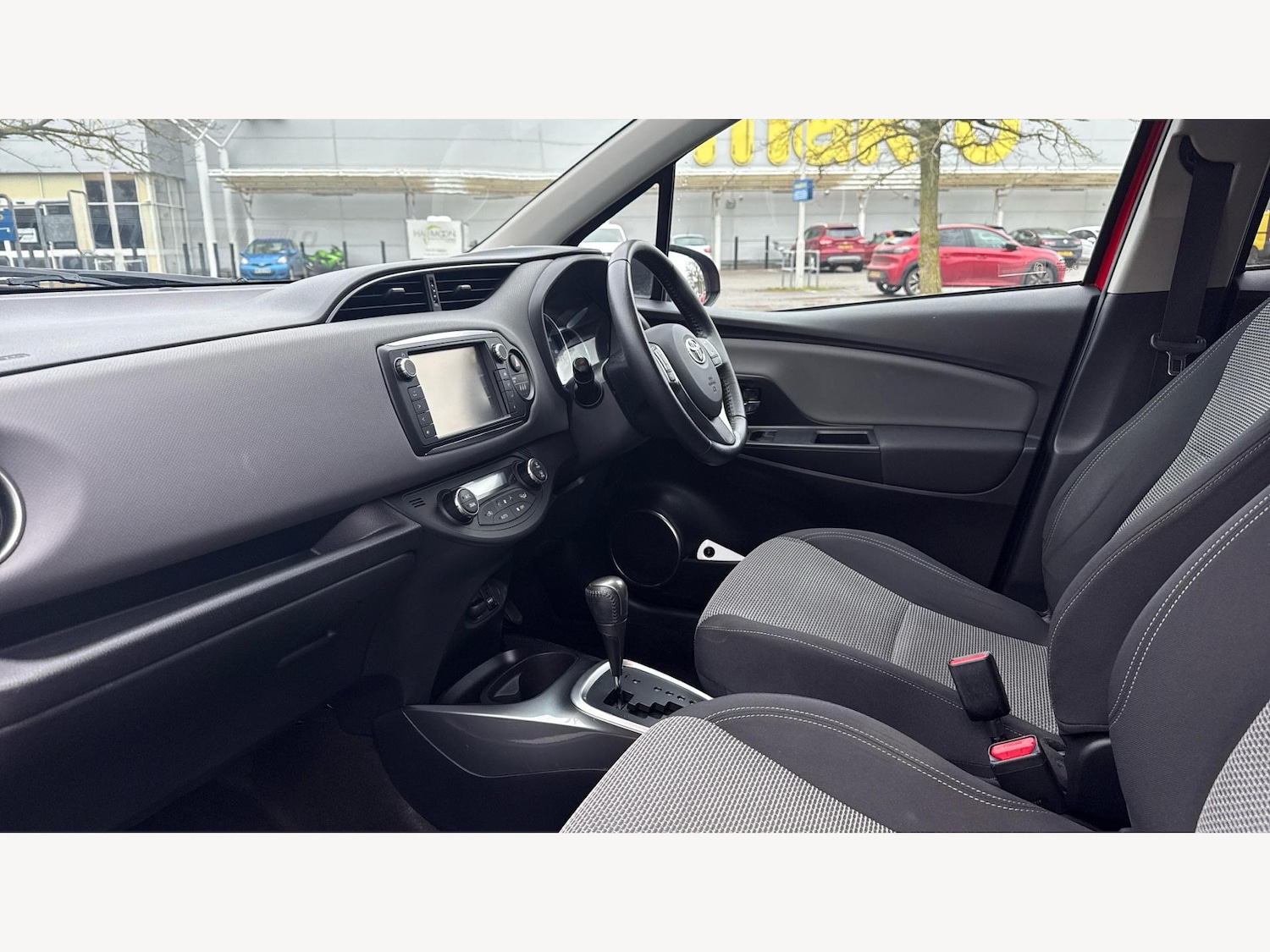 Used Toyota Yaris 2016 for sale - 77291397: Photo 12