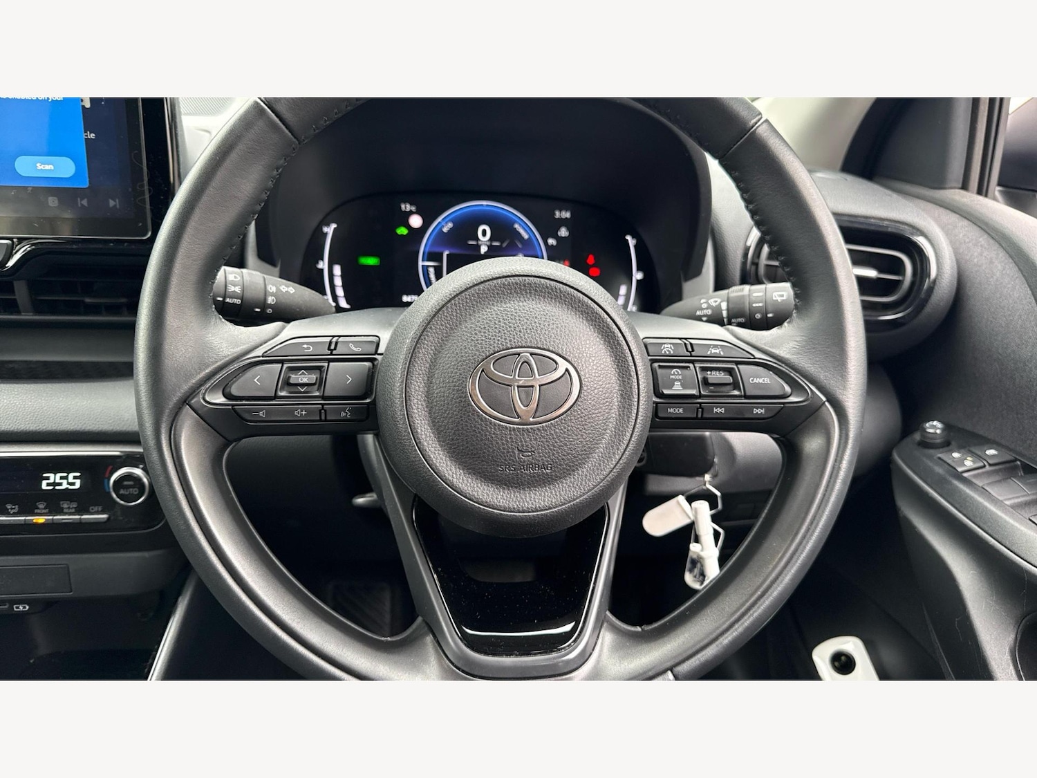 Used Toyota Yaris 2024 for sale - 76371199: Photo 10