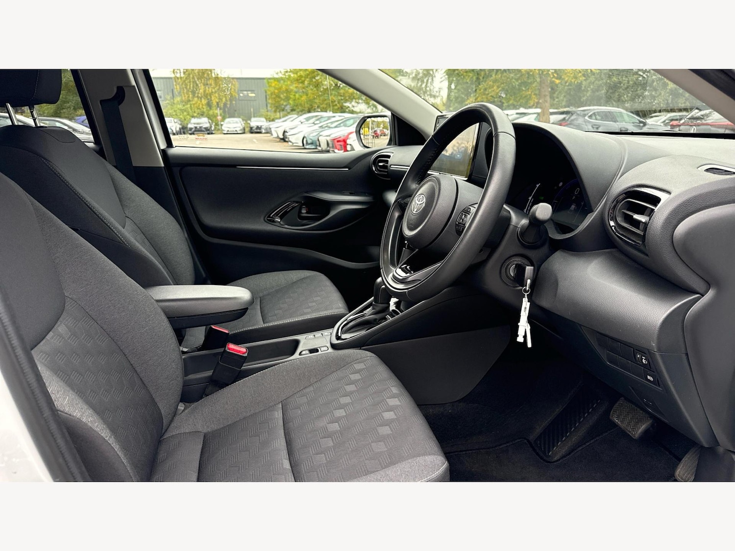 Used Toyota Yaris 2024 for sale - 76371199: Photo 13