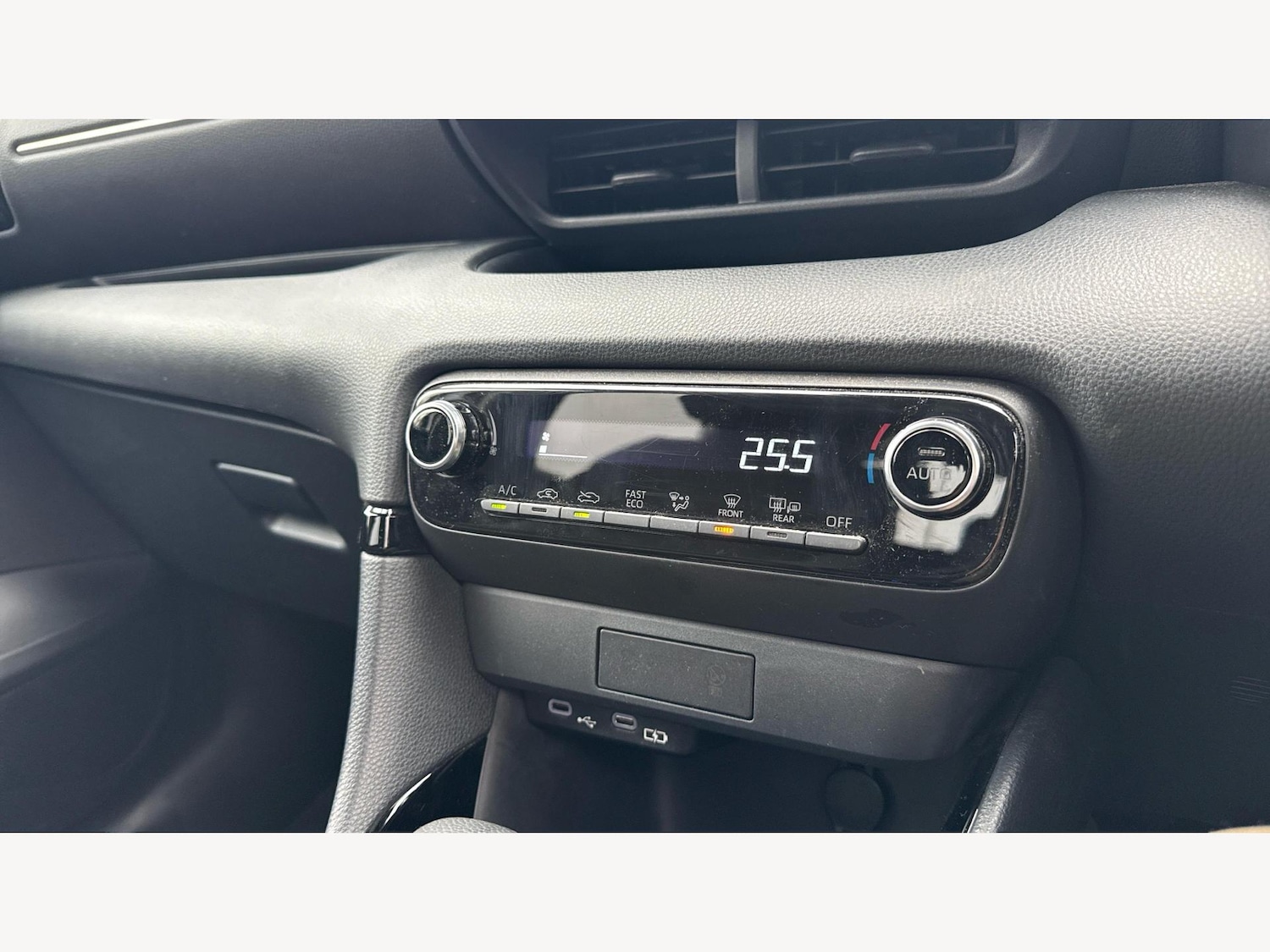 Used Toyota Yaris 2024 for sale - 76371199: Photo 25