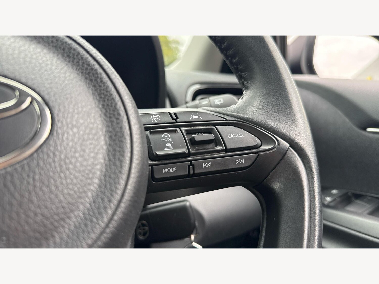 Used Toyota Yaris 2024 for sale - 76371199: Photo 29