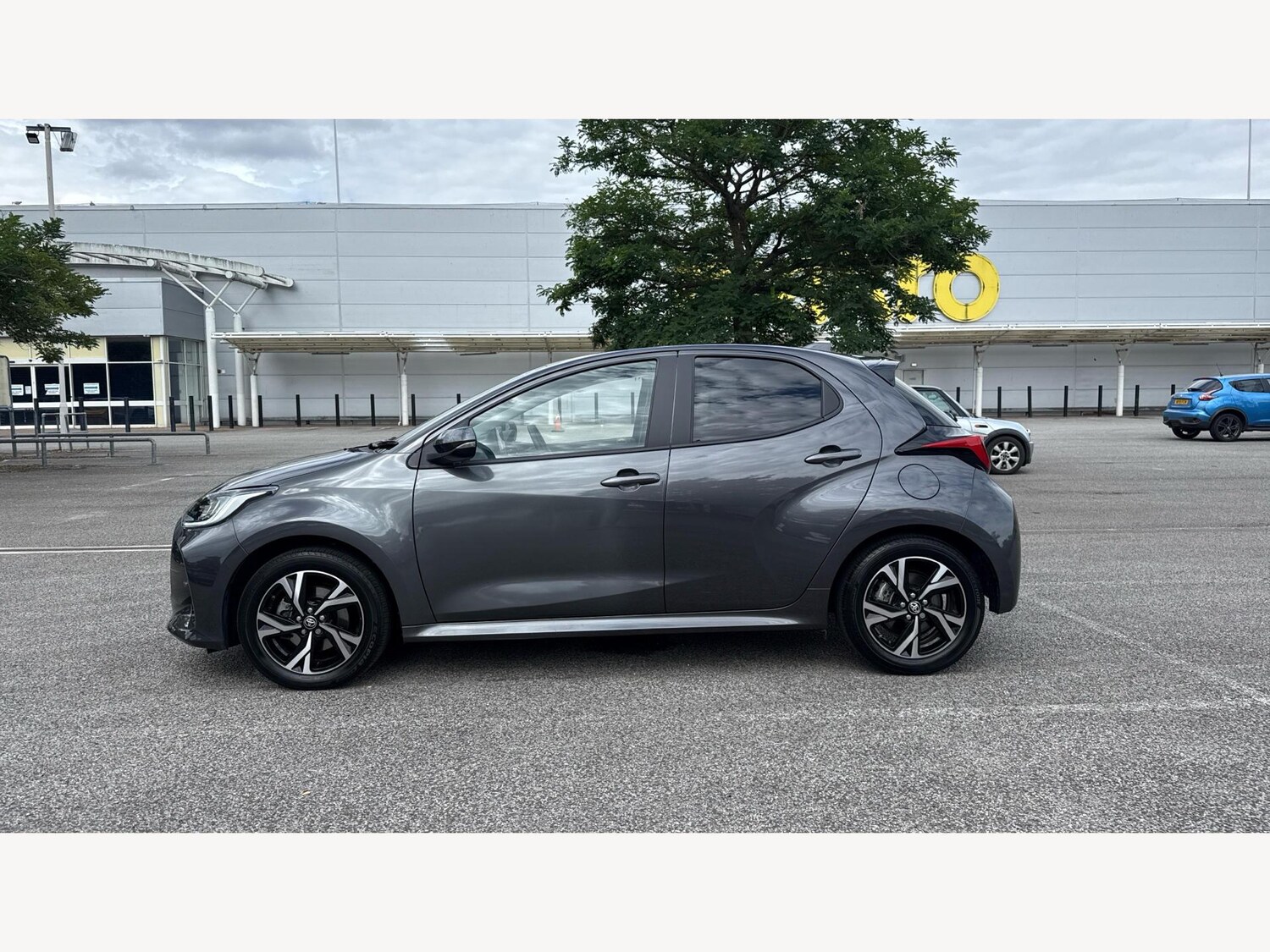 Used Toyota Yaris 2024 for sale - 77097384: Photo 19