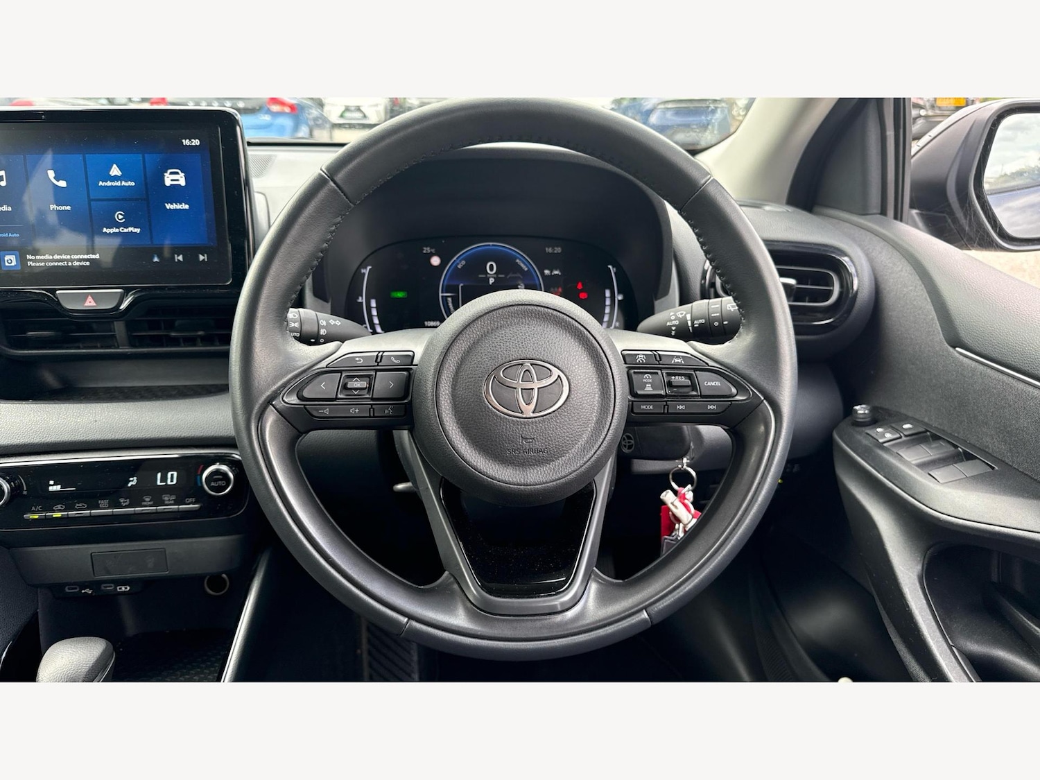 Used Toyota Yaris 2024 for sale - 77097384: Photo 8