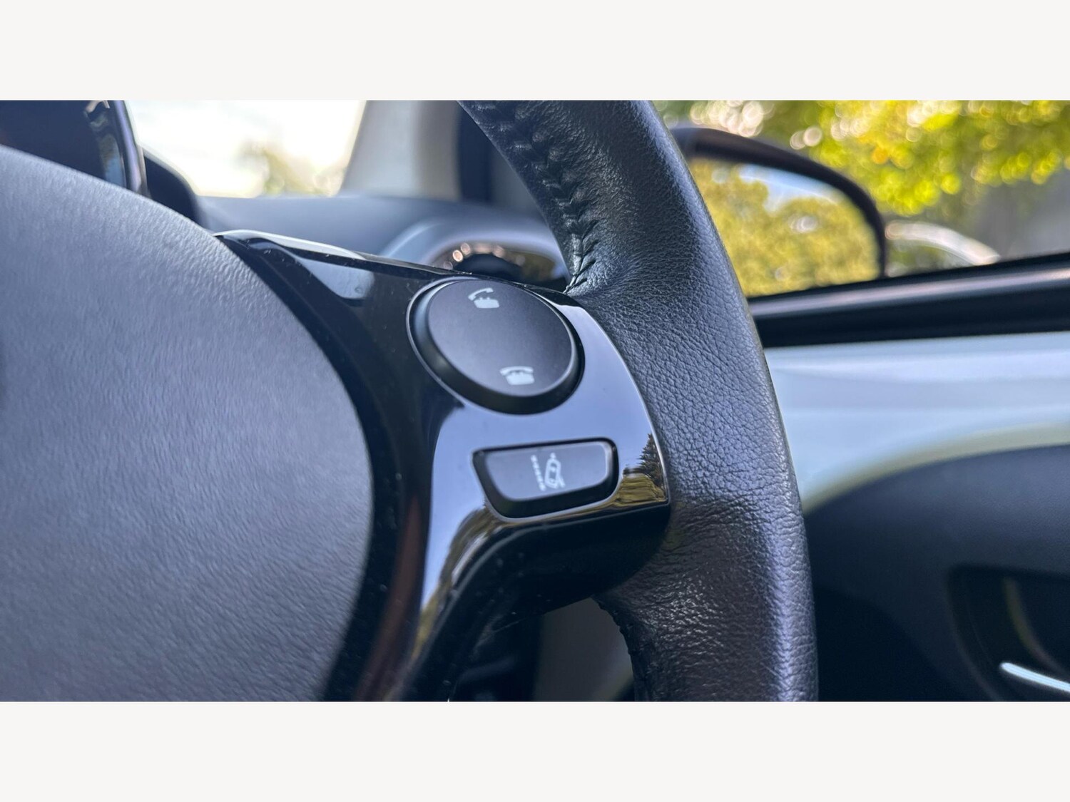 Used Toyota AYGO 2021 for sale - 75949752: Photo 28