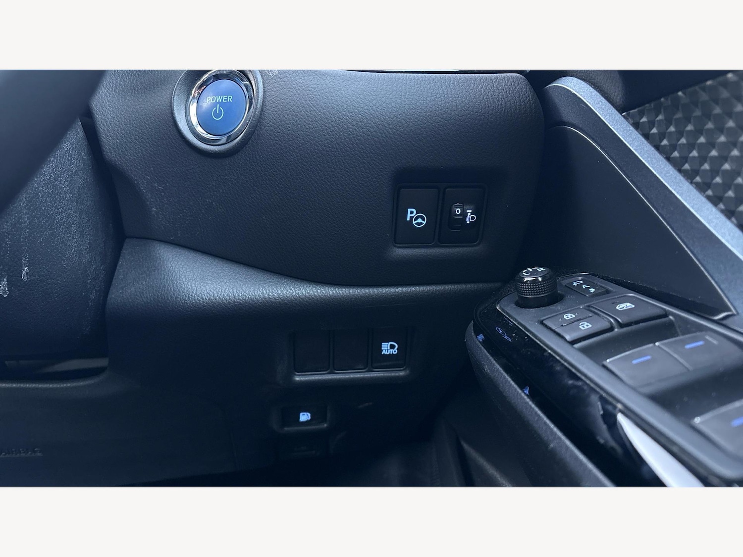 Used Toyota C-HR 2020 for sale - 77101703: Photo 27