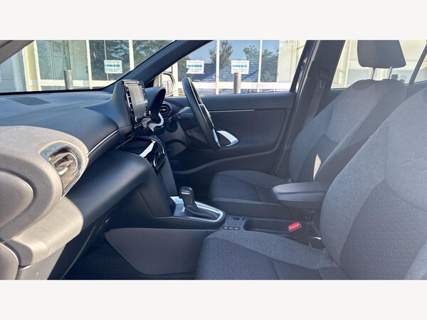 Used Toyota Yaris Cross 2023 for sale - 75990387: Photo 12