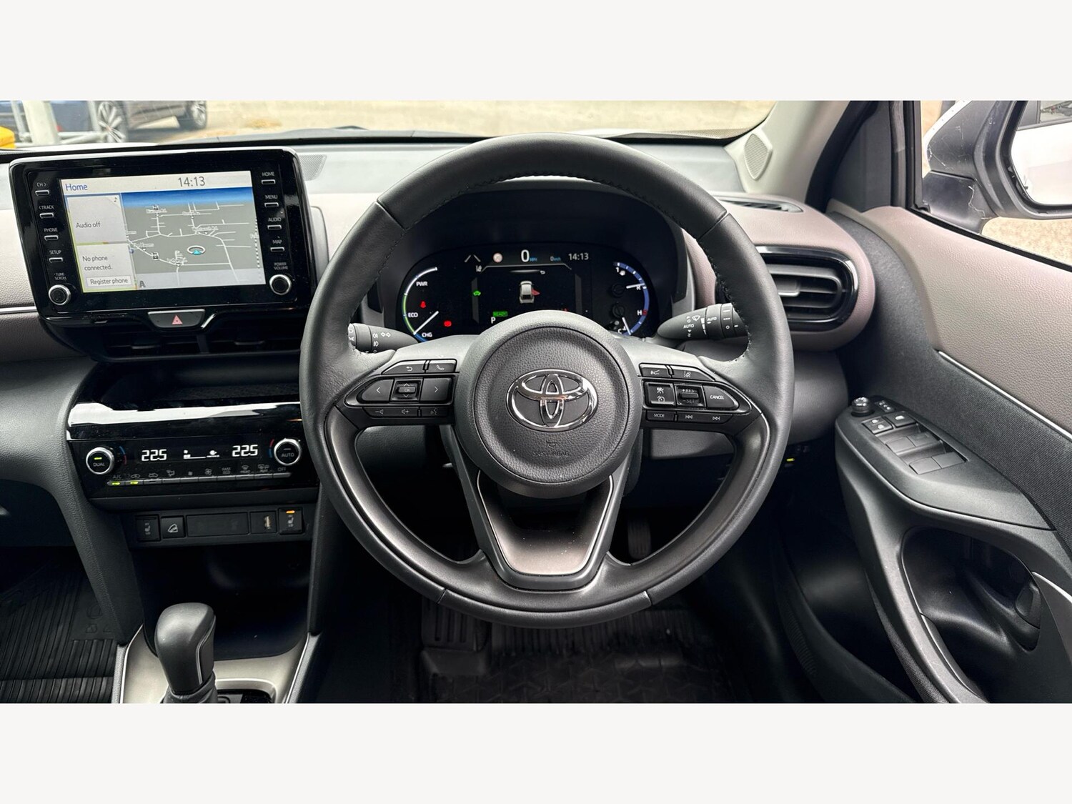 Used Toyota Yaris Cross 2024 for sale - 76174683: Photo 10
