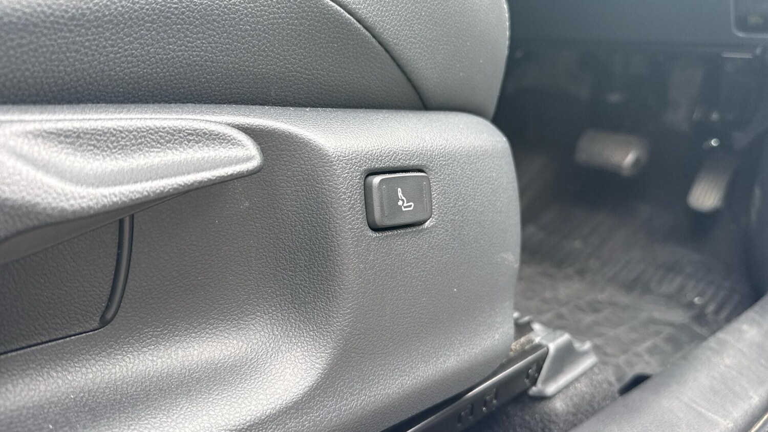 Used Toyota Yaris Cross 2024 for sale - 76174683: Photo 33